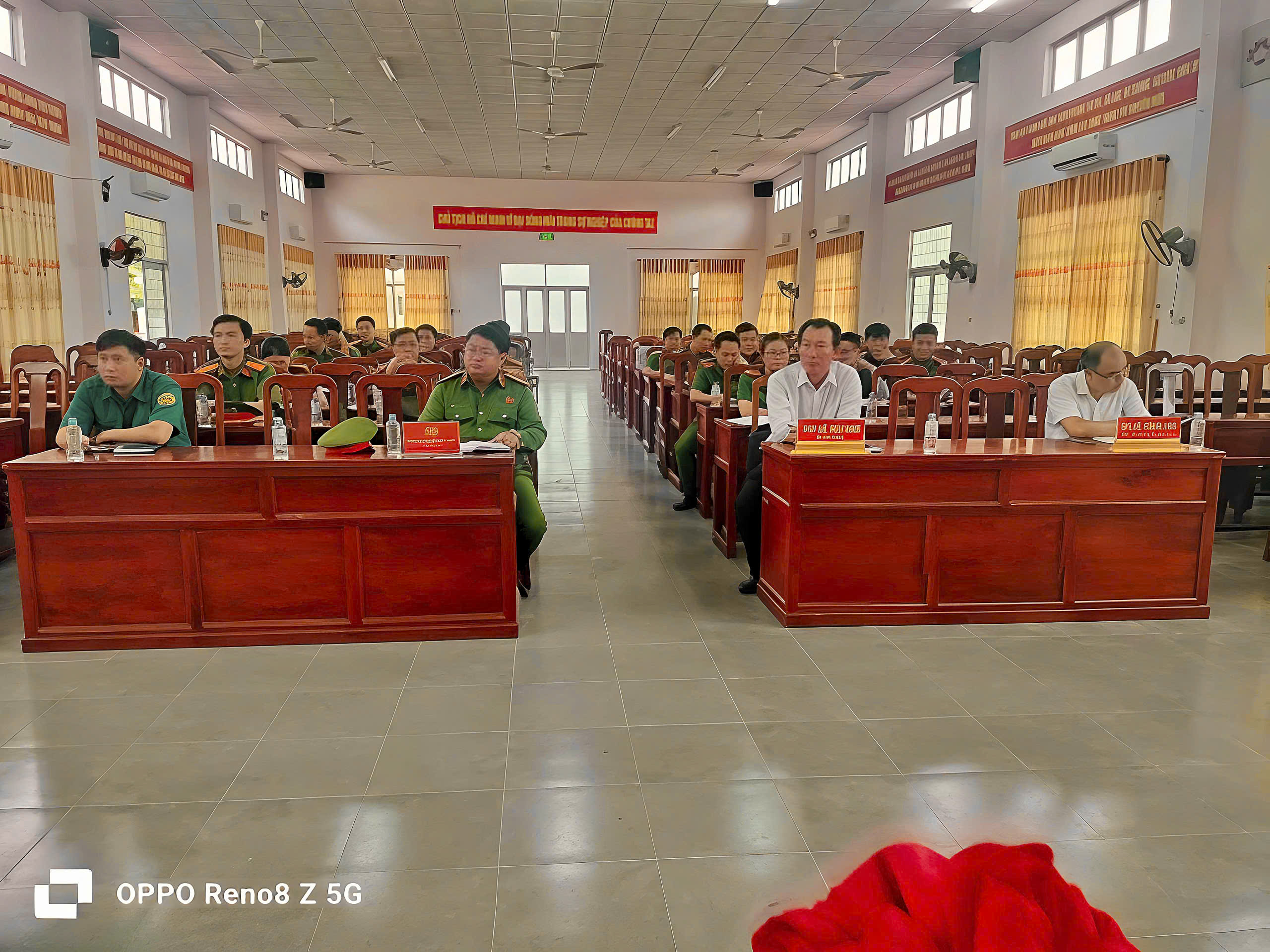 Công an xã Long Hữu công bố các Quyết định của Giám đốc Công an tỉnh về công tác cán bộ
