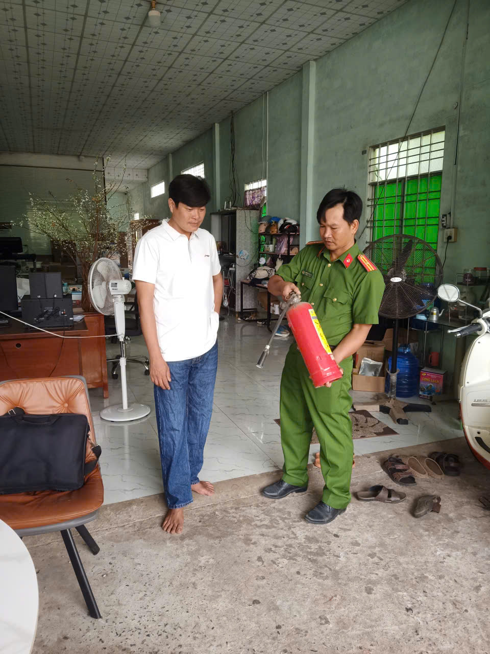 Công an xã Long Hữu tăng cường kiểm tra, hướng dẫn, tuyên truyền phòng cháy, chữa cháy trên địa bàn xã Long Hữu 
