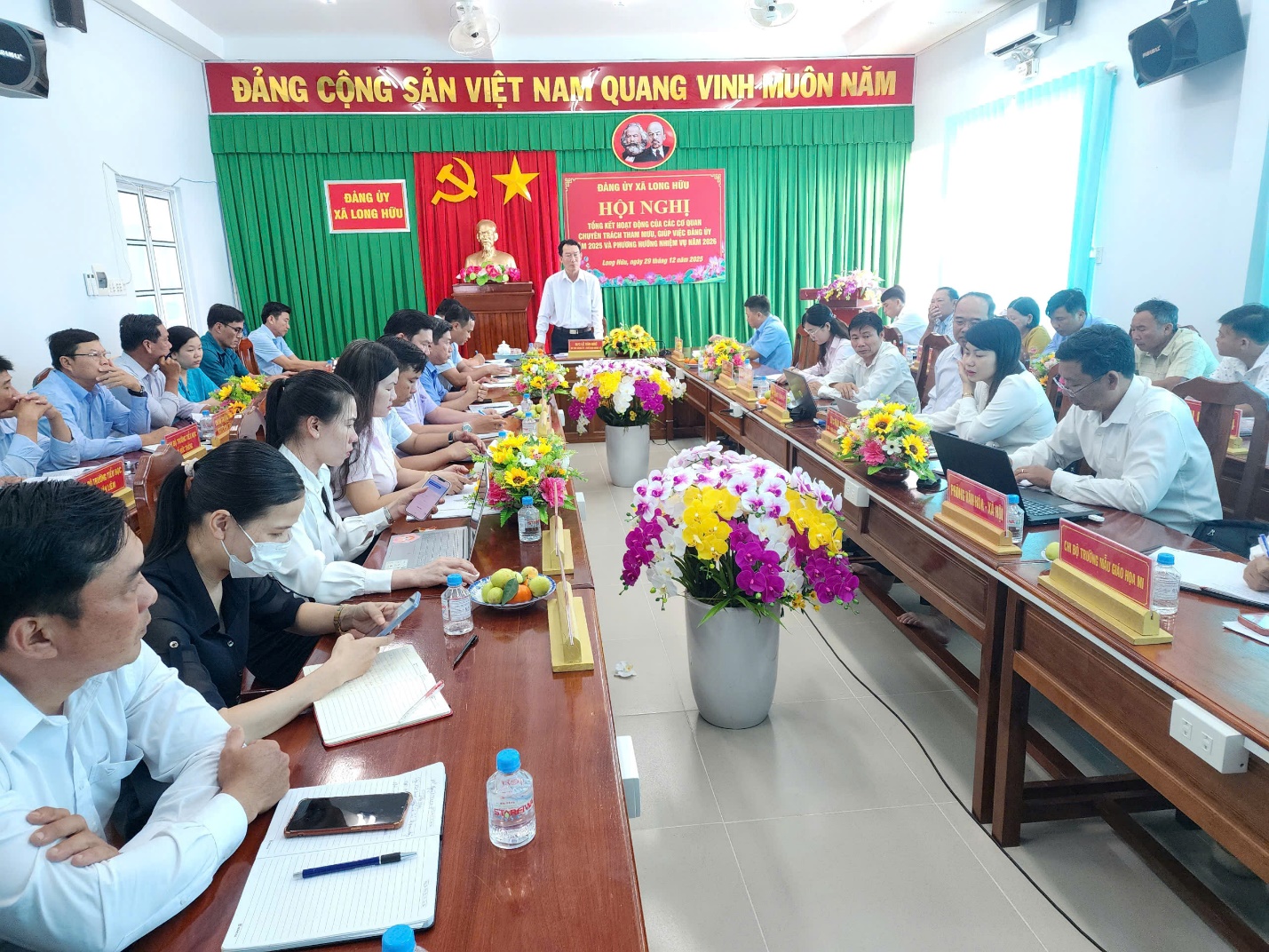 CÁC CƠ QUAN CHUYÊN TRÁCH THAM MƯU, GIÚP VIỆC ĐẢNG ỦY XÃ LONG HỮU TRONG NĂM ĐẦU VẬN HÀNH CHÍNH QUYỀN ĐỊA PHƯƠNG 2 CẤP