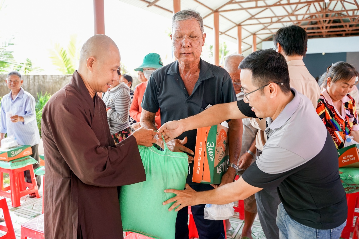 Lan tỏa yêu thương mùa Vu lan tại Chùa Vạn Hưng