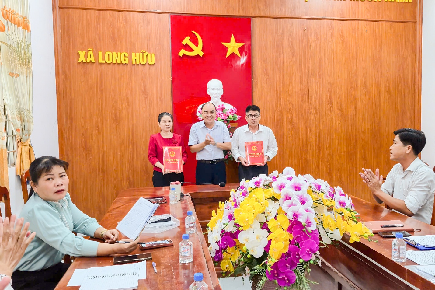 Long Hữu công bố quyết định sáp nhập các trường mẫu giáo, tiểu học