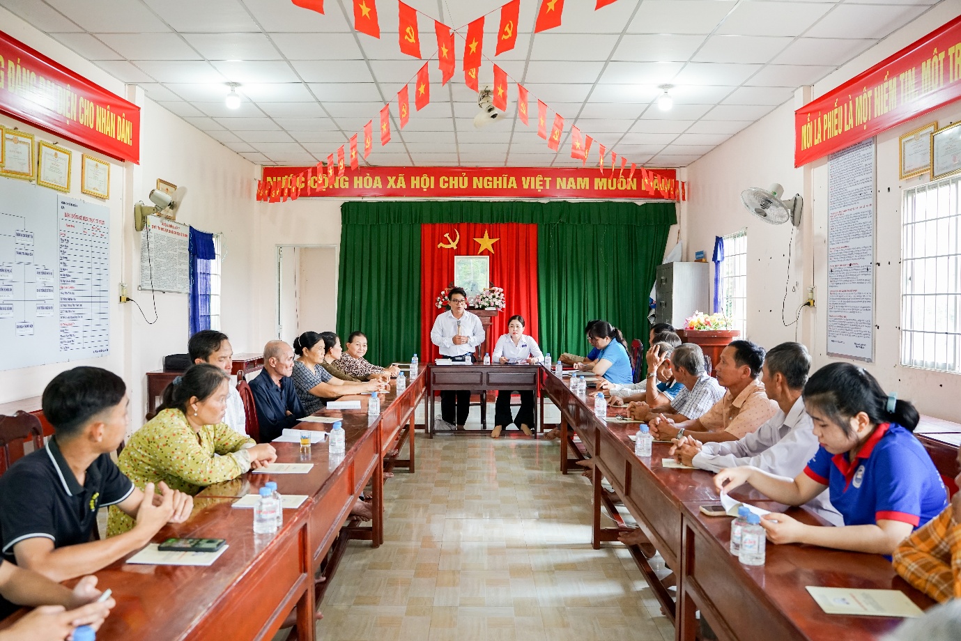 Xã Long Hữu tổ chức phổ biến, giáo dục pháp luật cho người dân ấp 17