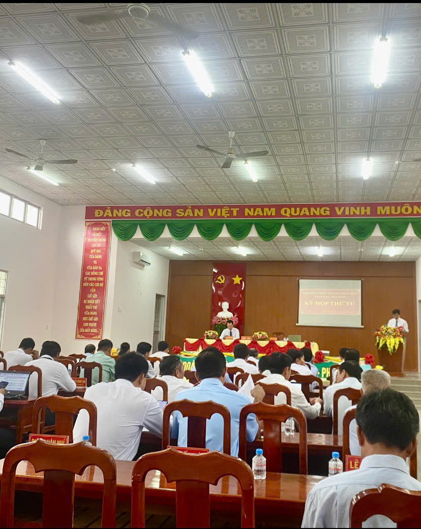 Hội đồng nhân dân xã Long Hữu tổ chức kỳ họp thứ tư, nhiệm kỳ 2021–2026