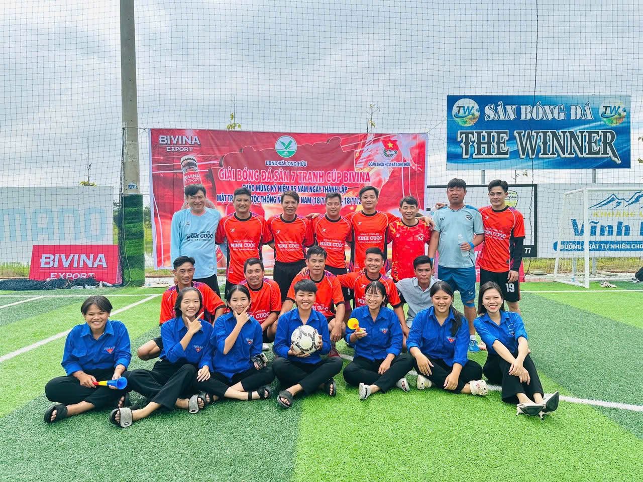 XÃ LONG HỮU TỔ CHỨC GIẢI BÓNG ĐÁ SÂN 7 TRANH CÚP BIVINA NĂM 2025, 
CHÀO MỪNG KỶ NIỆM 95 NĂM NGÀY THÀNH LẬP MẶT TRẬN DÂN TỘC THỐNG NHẤT VIỆT NAM (18/11/1930- 18/11/2025)
